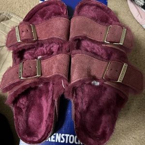 Birkenstock Arizona Shearling Maroon slides